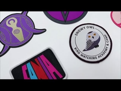 Τύπος θερμότητας που υποστηρίζει το συγκολλητικό σίδηρο στα κεντημένα μπαλώματα για το ύφασμα μπέιζ-μπώλ